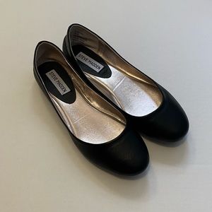 black steve madden flats